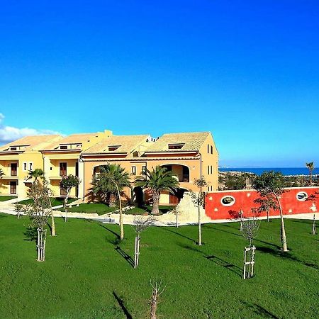 מלון ליקאטה Marina Di Cala Del Sole מראה חיצוני תמונה